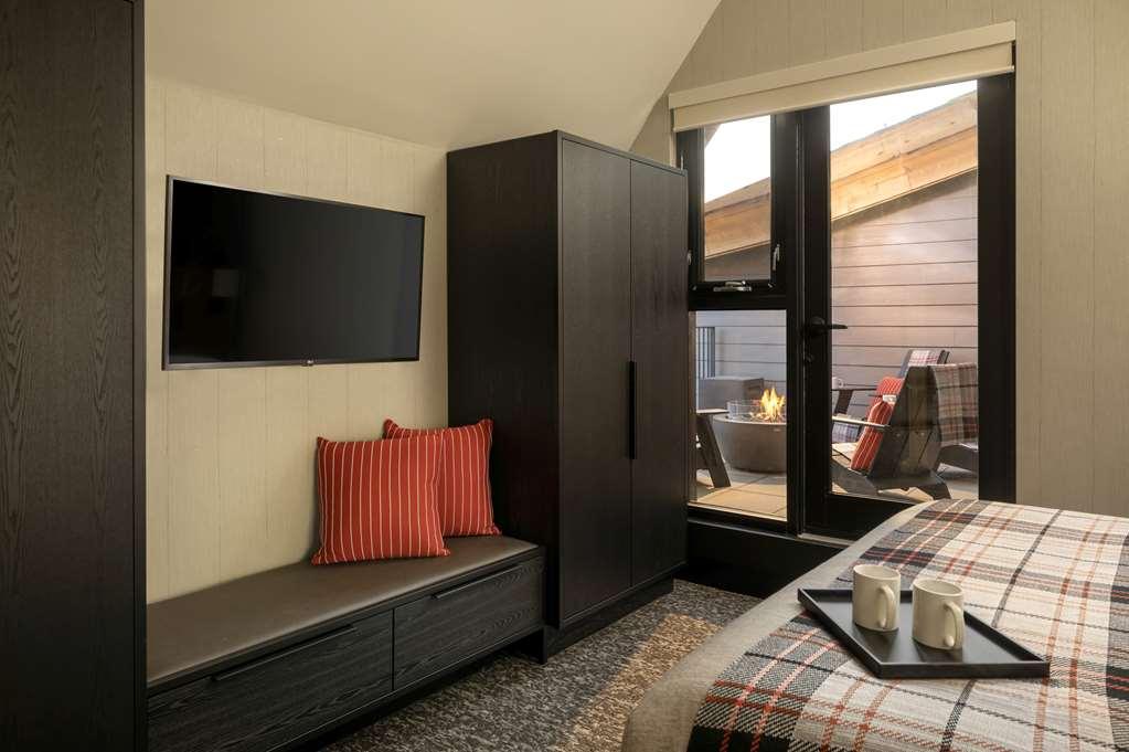 Peaks Hotel And Suites Banff Szoba fotó