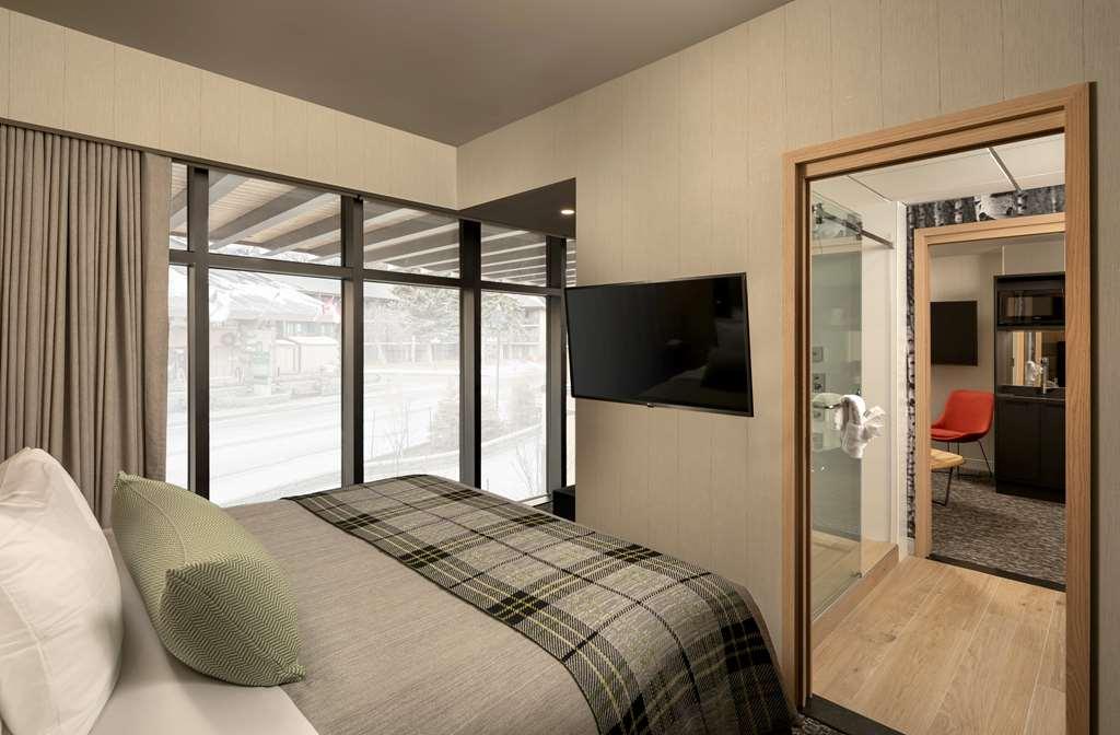 Peaks Hotel And Suites Banff Szoba fotó