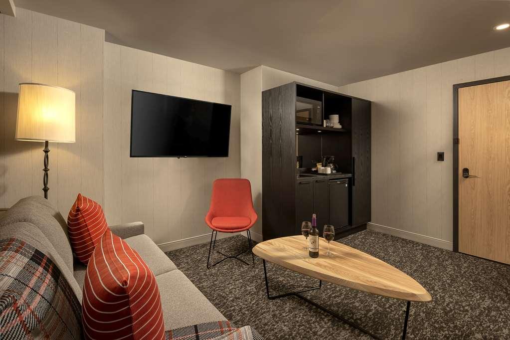 Peaks Hotel And Suites Banff Szoba fotó